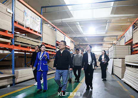 热烈欢迎市经信局领导一行莅临凯发参观指导！